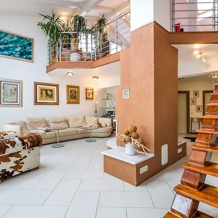 Luxury Penthouse Prestige Near The Sea 奥帕提亚