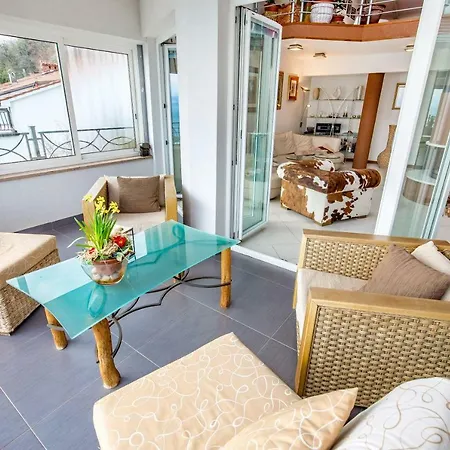 Luxury Penthouse Prestige Near The Sea Διαμέρισμα *