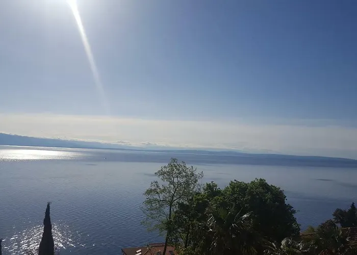 Luxury Penthouse Prestige Near The Sea *