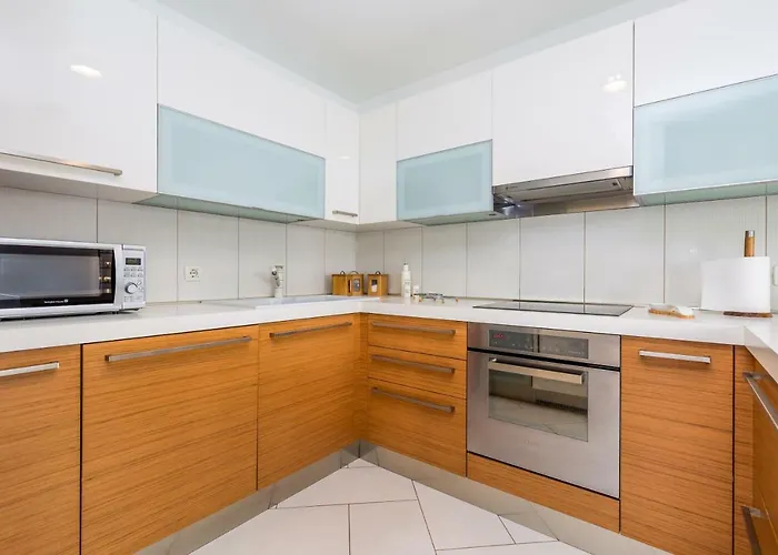 Luxury Penthouse Prestige Near The Sea