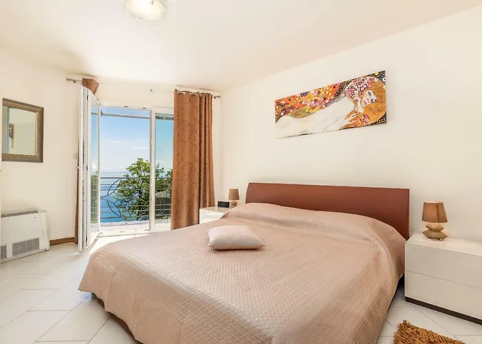 Luxury Penthouse Prestige Near The Sea *