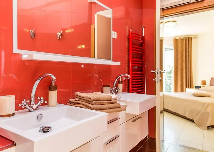 Luxury Penthouse Prestige Near The Sea أوباتيا