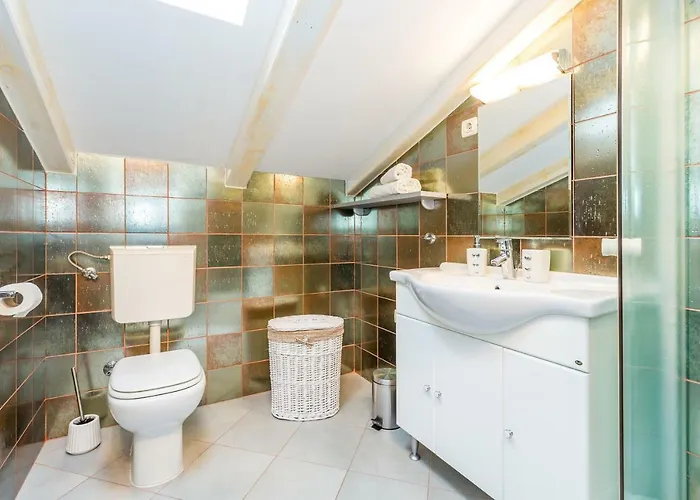 Luxury Penthouse Prestige Near The Sea Apartment