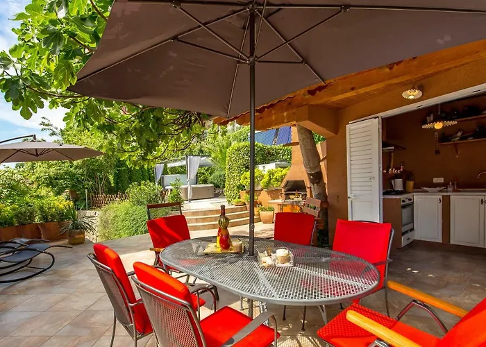 Luxury Penthouse Prestige Near The Sea Apartment