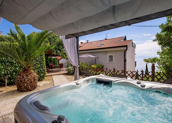 Luxury Penthouse Prestige Near The Sea Apartment *