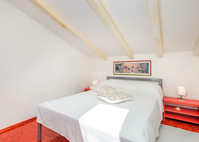 Luxury Penthouse Prestige Near The Sea